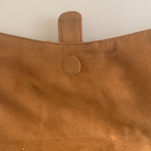 EUC Matt & Nat Chain and Studs Vegan Leather Shoulder Bag/Purse - Picture 8 of 15